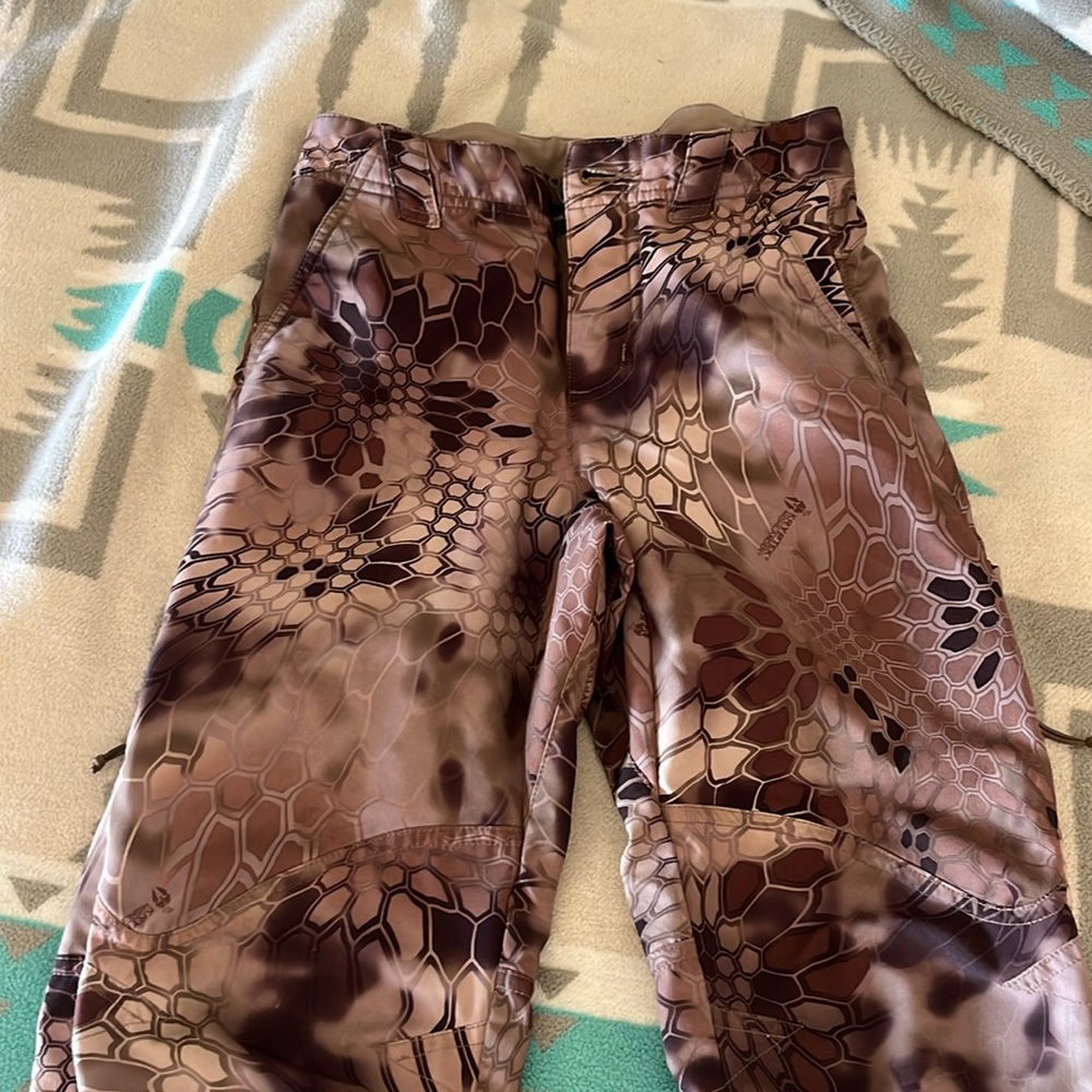 Boys Kryptek Camo hunting pants size S